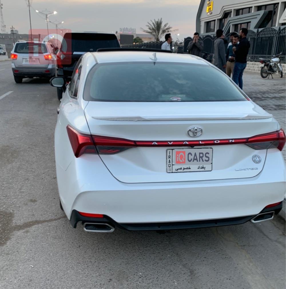 تويوتا أفالون